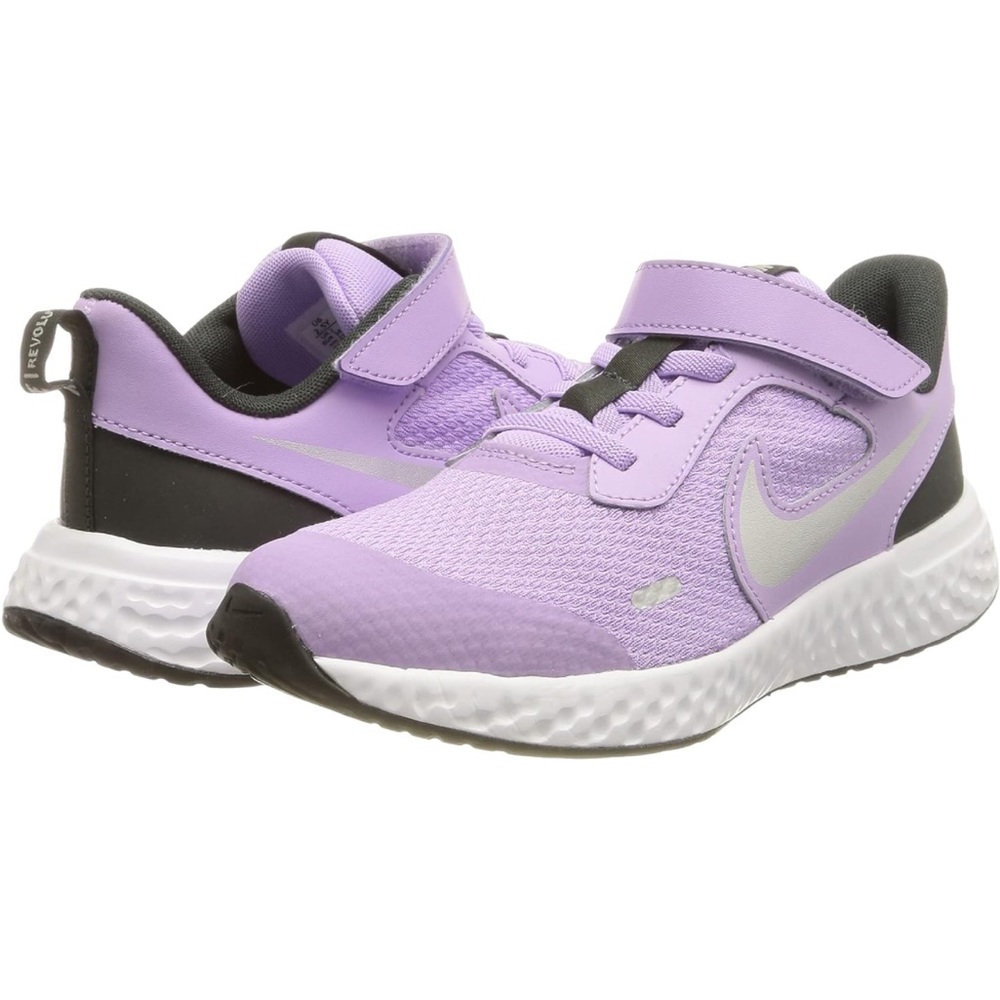 Nike Unisex-Child Revolution School Running Shoe
Little Kids Size:12C